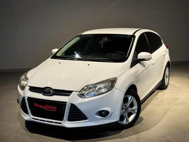Carro Ford Focus Hatch 2015 SE 1.6 16V TiVCT PowerShift