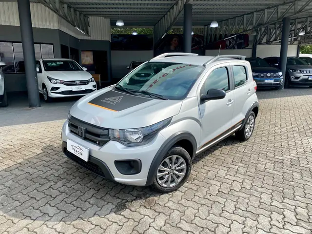 Carro Fiat Mobi 2024 Trekking 1.0