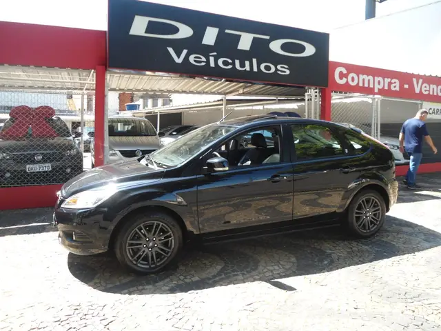 Carro Ford Focus Hatch 2011 Ghia 2.0 16V (Flex) (Aut)