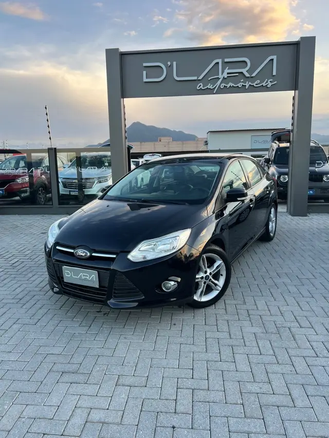 Carro Ford Focus Sedan 2014 S 2.0 16V PowerShift (Aut)
