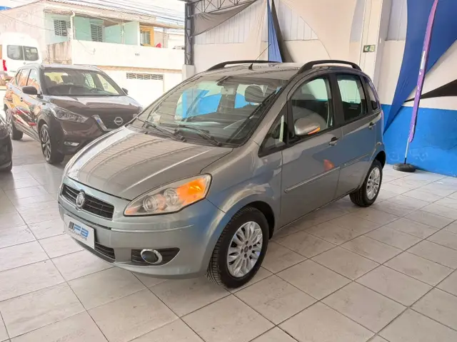 Carro Fiat Idea 2013 Attractive 1.4 8V (Flex)