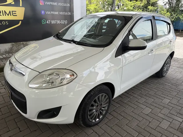Carro Fiat Palio 2012 Attractive 1.4 8V (Flex)