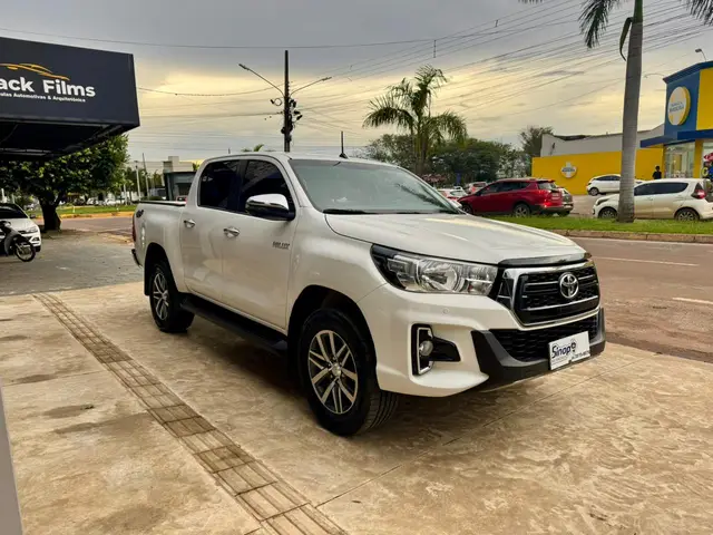 Carro Toyota Hilux Cabine Dupla 2020 Hilux 2.8 TDI SRV CD 4x4 (Aut)