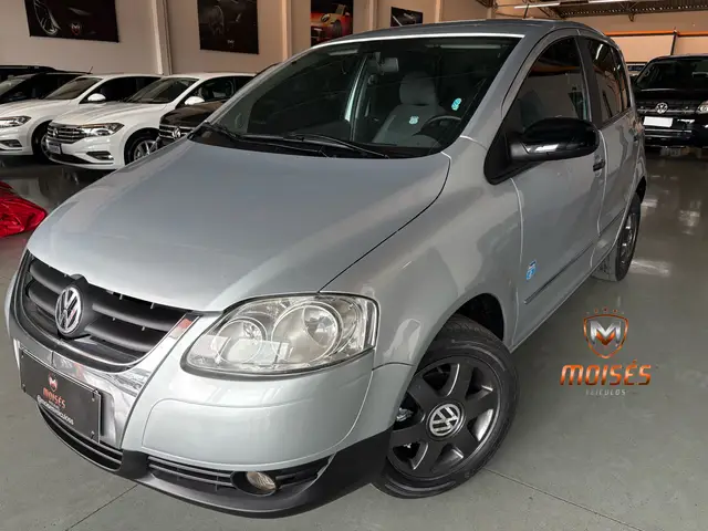 Carro Volkswagen Fox 2009 Route 1.6 8V (Flex)