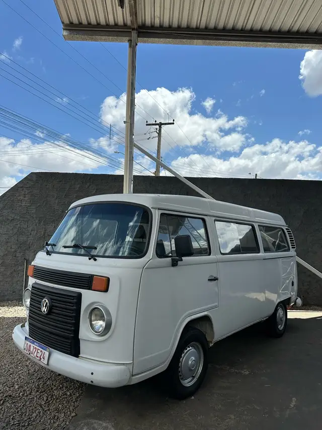 Carro Volkswagen Kombi Furgão 2014 Kombi Furgao 1.4 (Flex)