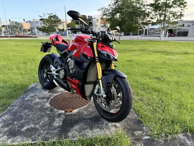 Moto Ducati Streetfighter 2023 V4 S
