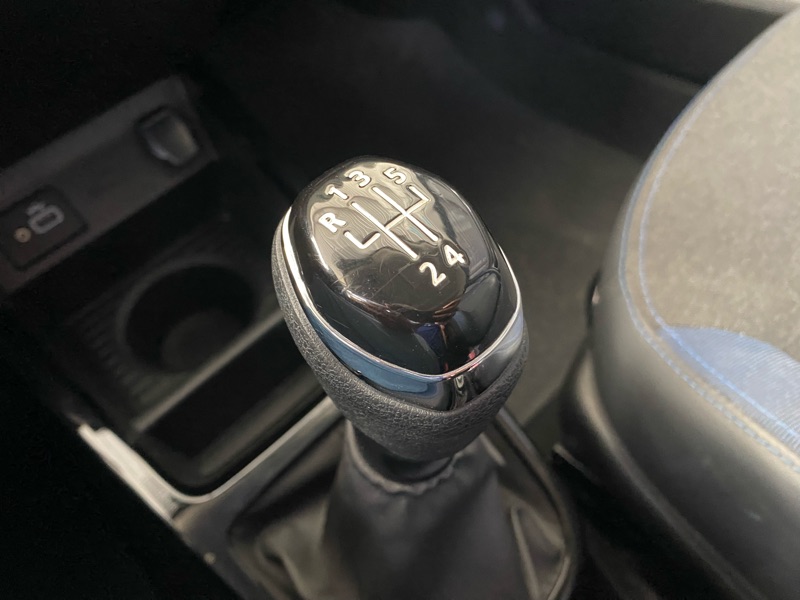 Renault Kwid Intense 1.0 12v SCe (Flex)