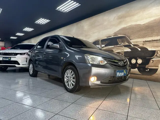 Carro Toyota Etios Sedan 2014 XLS 1.5 (Flex)