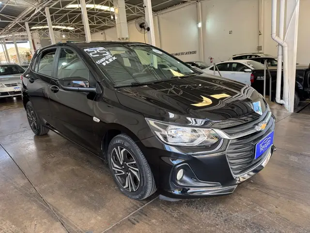 Carro Chevrolet Onix 2025 LT 1.0