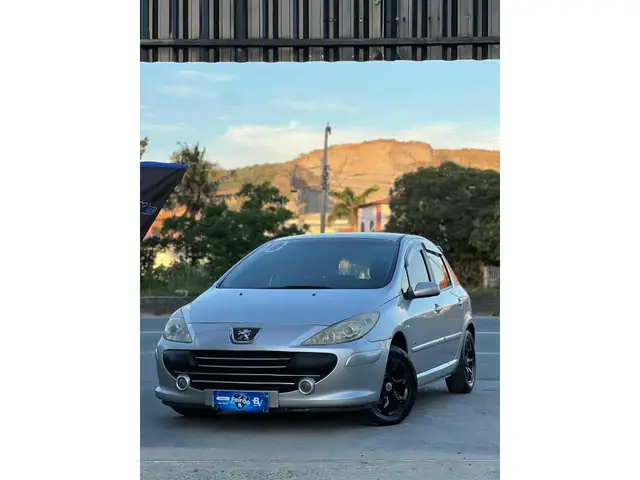 Carro Peugeot 307 2010 Hatch. Presence 1.6 16V (flex)