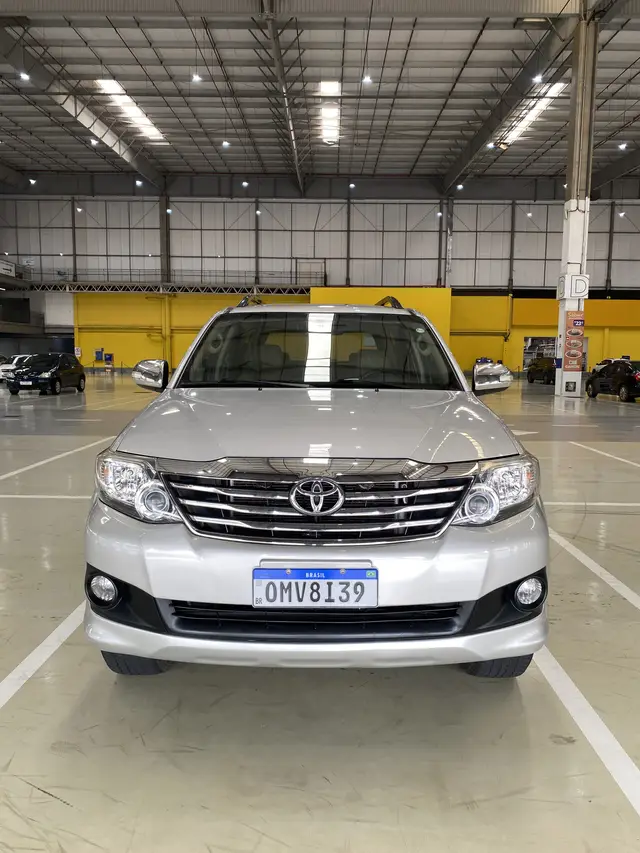 Carro Toyota Hilux SW4 2014 2.7 4x2 SR