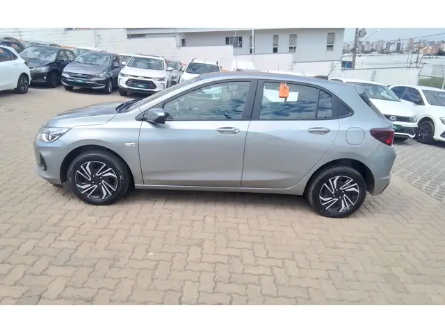 Carro Chevrolet Onix Plus 2025 LT 1.0