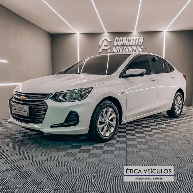 Carro Chevrolet Onix Plus 2023 LT 1.0
