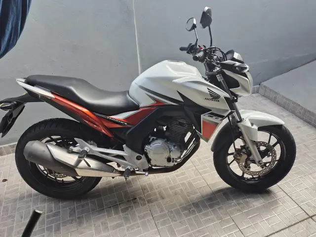 Moto Honda CB 250F Twister 2017 Standard