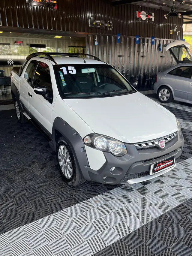 Carro Fiat Strada 2015 Adv.1.8 16V Dualogic Flex CD