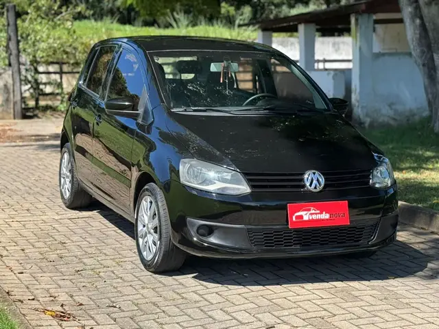 Carro Volkswagen Fox 2011 1.0 8V (Flex) 4p