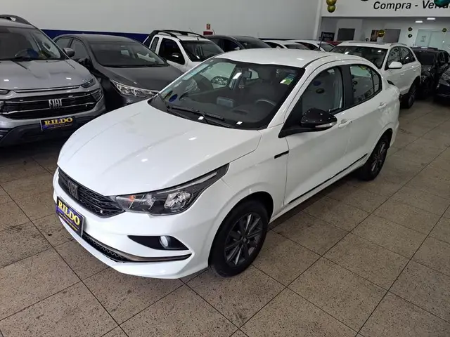 Carro Fiat Cronos 2023 Drive 1.3 (Flex) AT