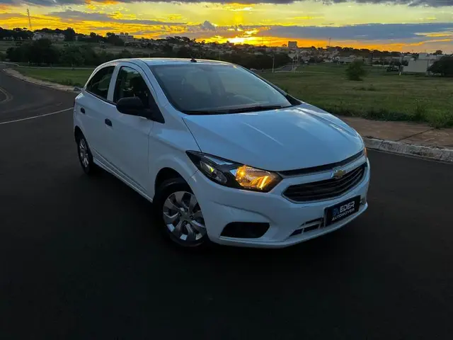 Carro Chevrolet Onix 2020 1.0 (Flex)