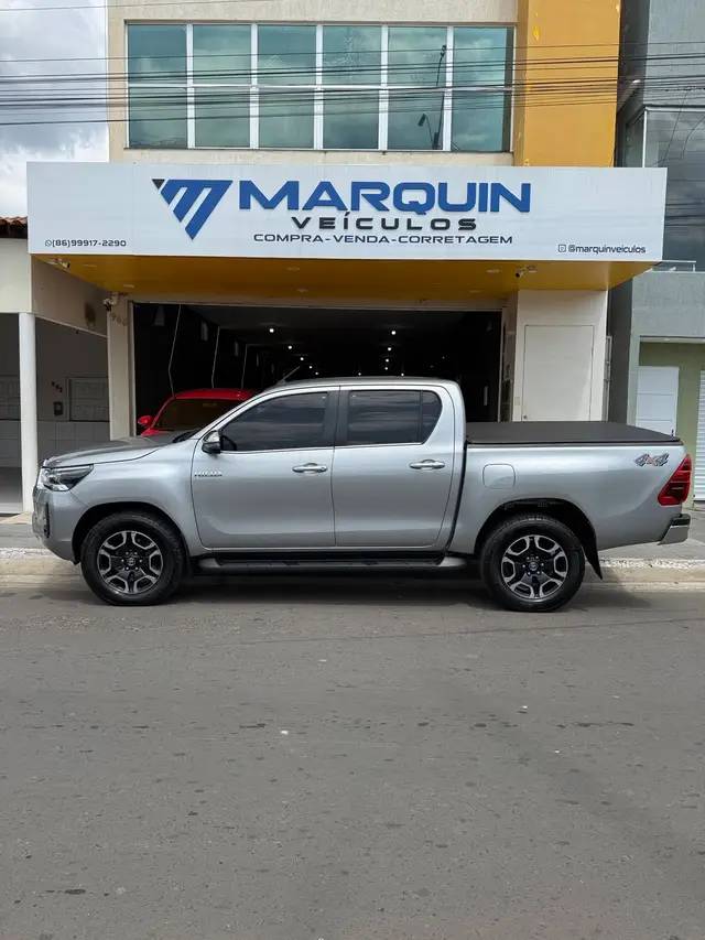 Carro Toyota Hilux SW4 2024 SRX Plat. 4x4 2.8 TB Diesel Automatico.