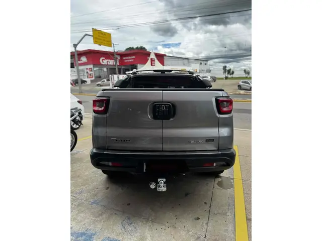 Carro Fiat Toro 2024 Volcano 2.0