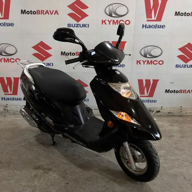Moto Suzuki Burgman 2015 125i