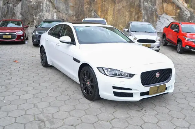 Carro Jaguar XE 2017 2.0 GTDI Pure