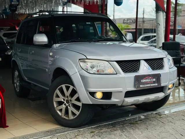 Carro Mitsubishi Pajero TR4 2012 2.0 16V 4x2 (Flex)