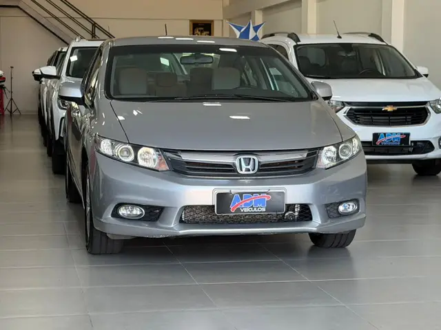 Carro Honda Civic 2014 New  LXS 1.8 16V i-VTEC (Flex)