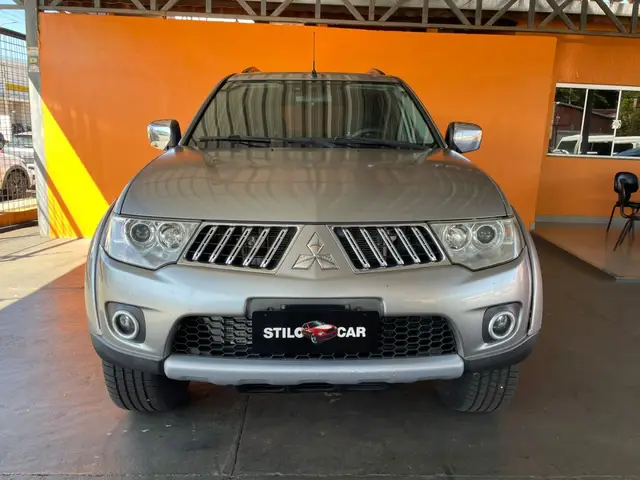 Carro Mitsubishi Pajero Dakar 2012 3.2 HPE 4WD (aut)