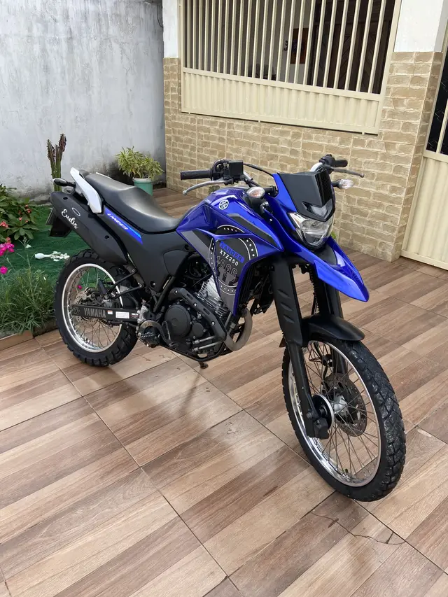 Moto Yamaha XTZ 250 Lander 2023 ABS