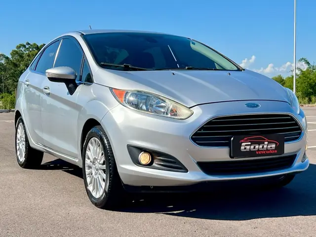 Carro Ford New Fiesta Sedan 2014 1.6 Titanium PowerShift (Flex)