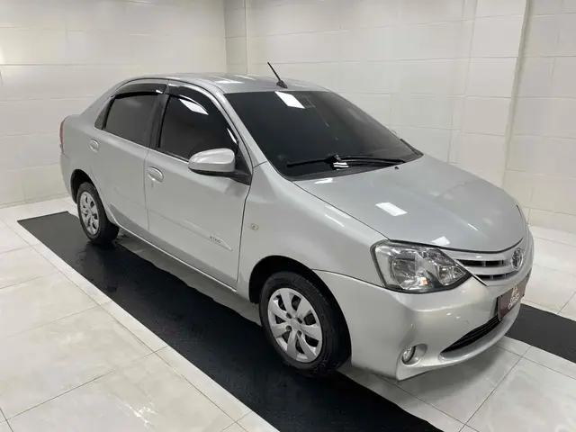 Carro Toyota Etios Sedan 2017 XS 1.5 (Aut) (Flex)