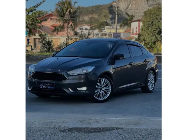 Carro Ford Focus Hatch 2017 SE Plus 2.0 PowerShift
