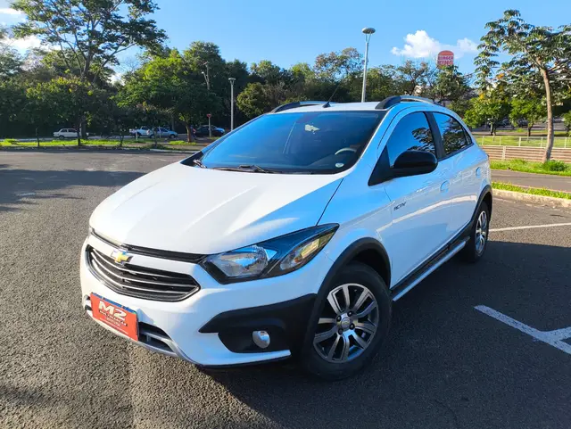 Carro Chevrolet Onix 2017 1.4 Activ SPE/4