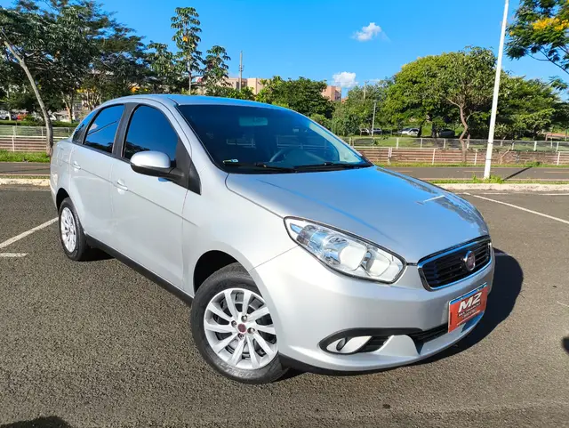 Carro Fiat Grand Siena 2018 Evo Attractive 1.4 8V (Flex)