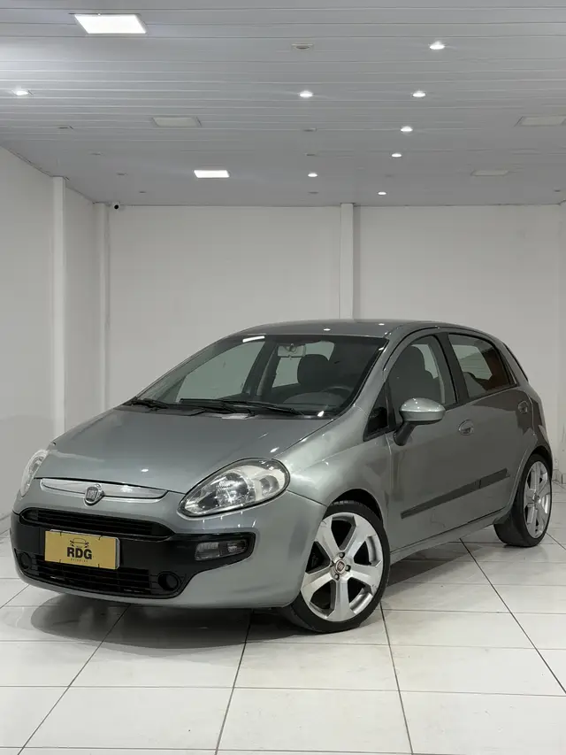 Carro Fiat Punto 2013 Attractive 1.4 (Flex)