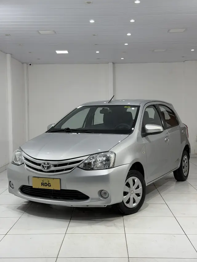 Carro Toyota Etios 2015 XS 1.5 (Flex)