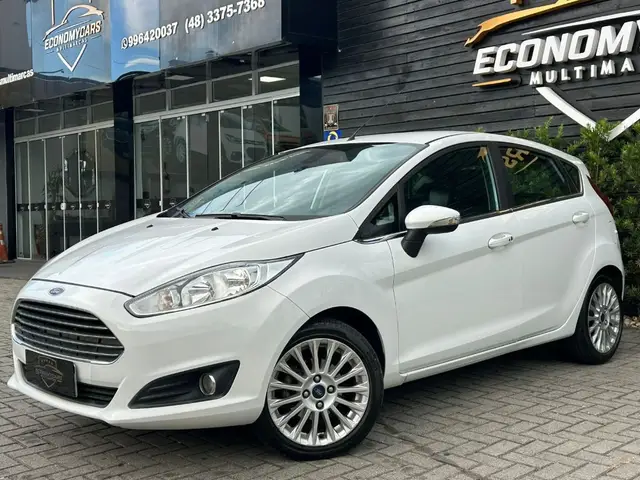 Carro Ford Fiesta Hatch 2016 SE Powershift 1.6 (Flex)