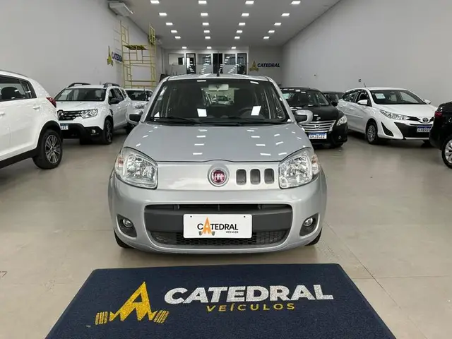 Carro Fiat Uno 2014 Vivace 1.0 8V (Flex) 4p