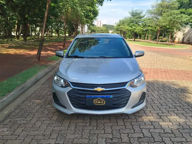 Carro Chevrolet Onix 2023 LT 1.0
