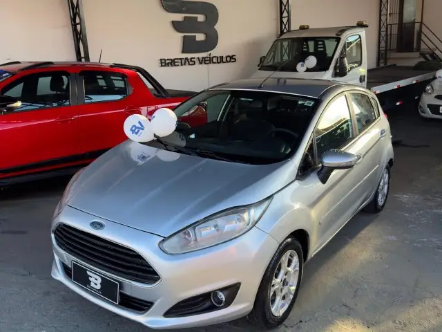 Carro Ford Fiesta Hatch 2015 SE 1.6 8V Flex 5p