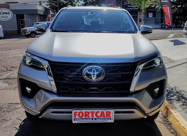 Carro Toyota SW4 2021 SRX 2.8 turbodiesel 7L 4x4 (Aut)