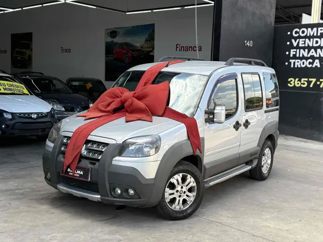 Carro Fiat Doblò 2012 Adventure 1.8 16V (Flex)