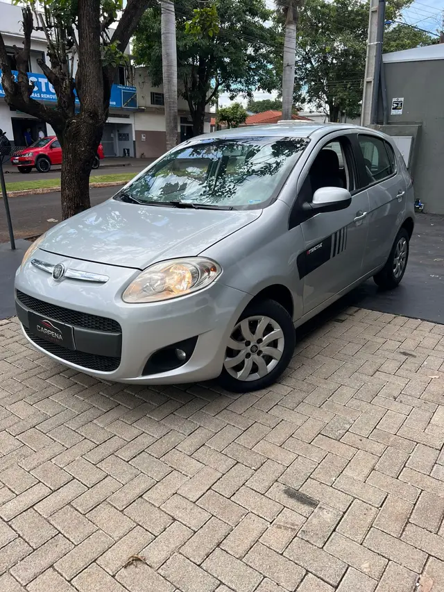Carro Fiat Palio 2013 Attractive 1.4 8V (Flex)