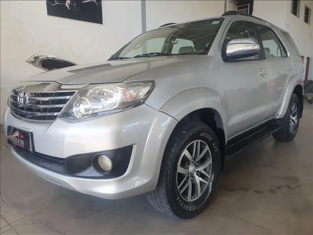 Carro Toyota Hilux SW4 2013 SR 2.7 4X2 (Aut)