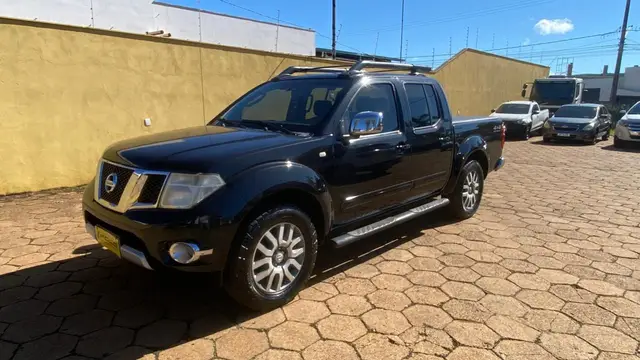 Carro Nissan Frontier 2013 SL 2.5 TD CD 4x4 (aut)