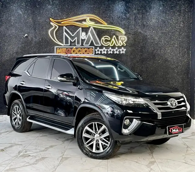 Carro Toyota SW4 2017 2.8 TDI SRX 7L 4x4 (Aut)