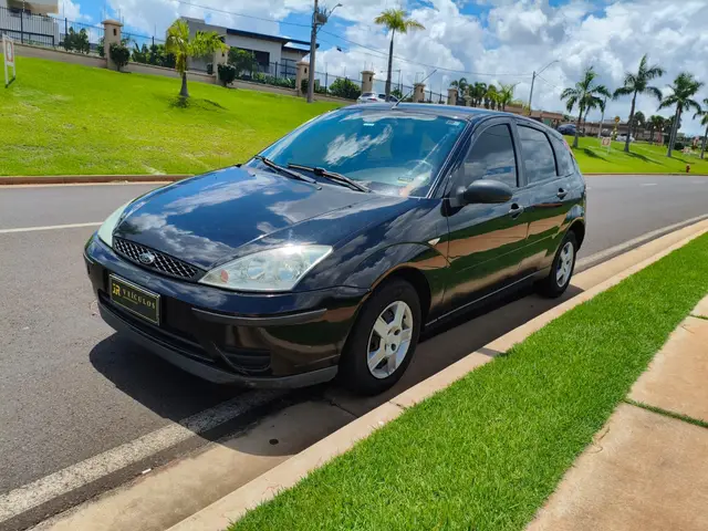 Carro Ford Focus Hatch 2007 GL 1.6 8V