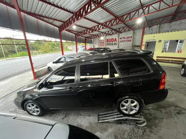 Carro Toyota Fielder 2005 1.8 16V (aut)