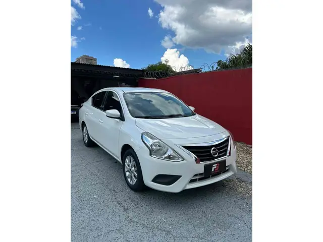 Carro Nissan Versa 2016 1.6 16V SV (Flex)